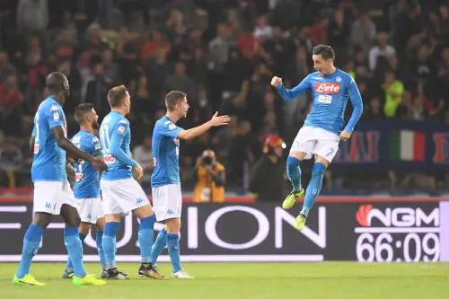 Basta il gran finale dei big. E il Napoli tiene il passo