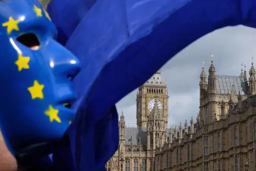 Brexit, retromarcia degli inglesi. Il 51% vorrebbe restare in Ue 
