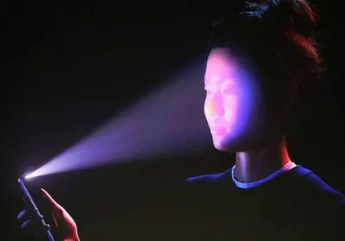 iPhone, Apple si gioca l’"X" lo smartphone che ci guarda