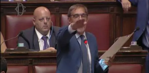 Fascismo, La Russa sfida Fiano "Attenti ad alzare il braccio..."