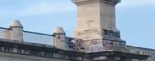 Roma, teenager filmati a fare sesso sul ponte delle Aquile