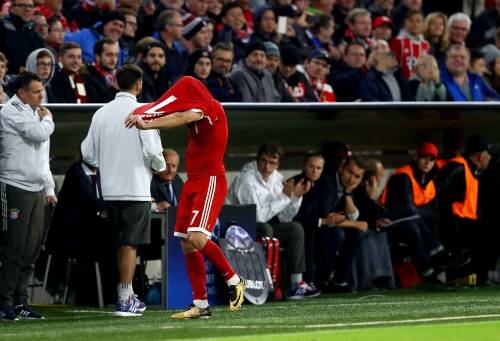 Ribery furioso per il cambio. Ancelotti: "Non ho capito la reazione, gli parlerò"