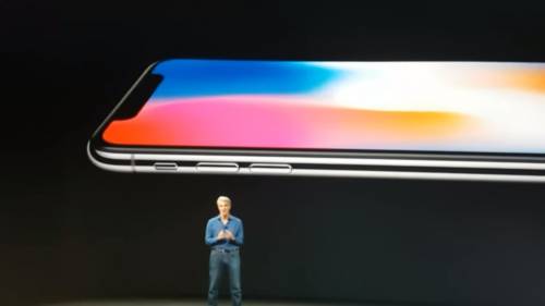 La figlia posta video con iPhone X,  Apple licenzia un suo ingegnere