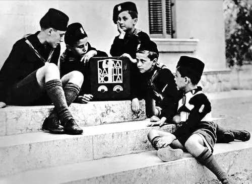 Così l'Italia fascista usava le canzonette