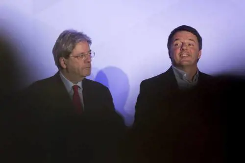 Gentiloni vola nei sondaggi e oscura Matteo Renzi