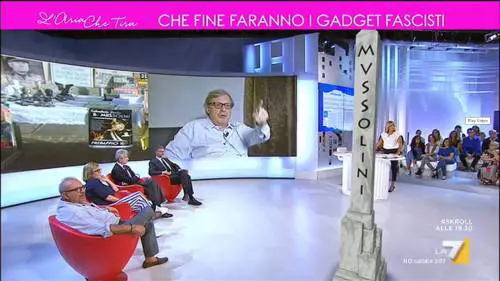 Sgarbi contro la Boldrini: "È solo una poveretta"