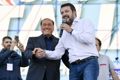 Slitta ancora l'incontro tra Berlusconi e Salvini «Vertice tra 15 giorni»