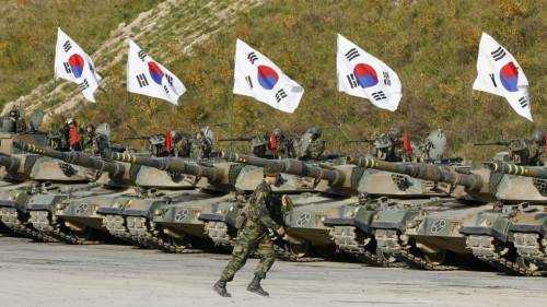 Corea del Sud, anche le donne nell'esercito contro Kim