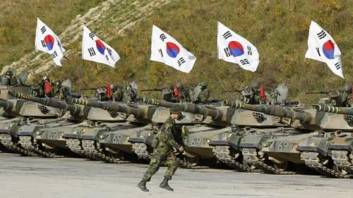 Corea del Sud, anche le donne nell'esercito contro Kim