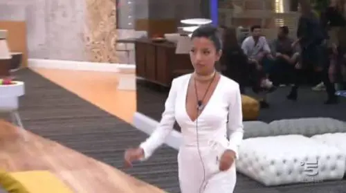 Gf Vip, dopo l'eliminazione Carla viene beffata dal suo ex fidanzato