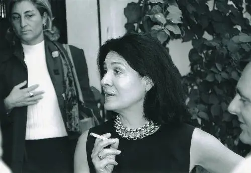 Paloma Picasso arriva a Roma per la mostra dedicata al padre ma Alitalia le perde la valigia