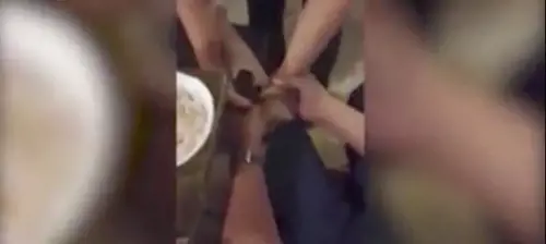 Il topo si intrufola nei pantaloni: disgustosa avventura per un cliente