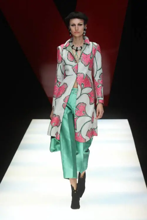 Romantico d'autore: Armani vede rosa e azzarda con i colori