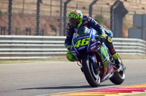 Vince Marc, vince Rossi. E il Cavaliere ingessato fa sognare il motomondo