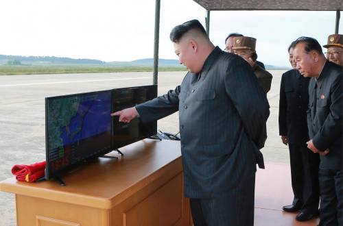 La Nord Corea costruirà monumenti   per celebrare il lancio dei missili