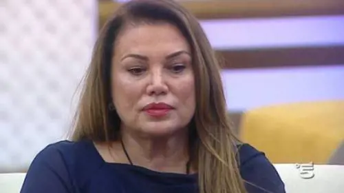 Gf Vip, la rabbia di Serena Grandi: "Accusata di bancarotta fraudolenta per due padelle"