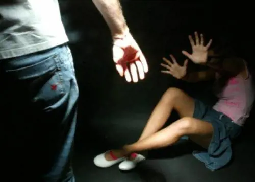 Terni, gemellini abusati dal fratello maggiore: incastrato dalle telecamere