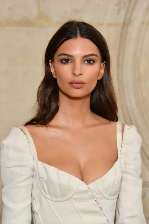Emily Ratajkowski e le altre: le più sexy a Parigi