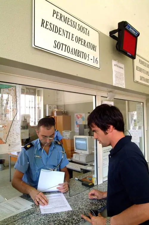 Pass sosta a portata di clic. I  permessi si fanno  on line