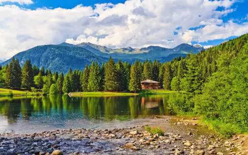 Tra i castelli della Val di Sole nel paradiso del formaggio