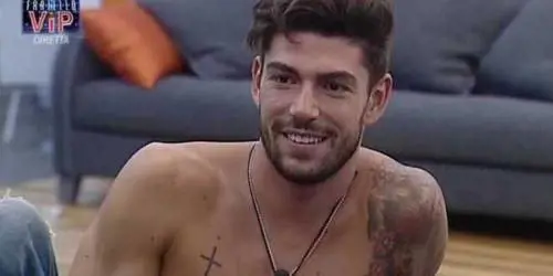 Gf Vip, Ignazio: "Ho fatto sesso con 163 donne". E la Lucarelli lo umilia su Fb
