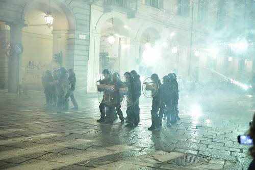 A Torino guerriglia contro il G7 Scontri con la polizia: due fermi