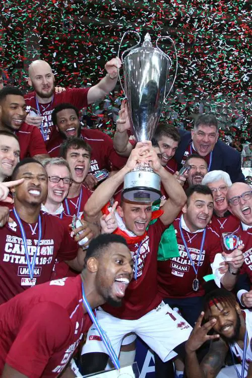 Torna anche Bologna nel basket che spera di beffare ancora Milano