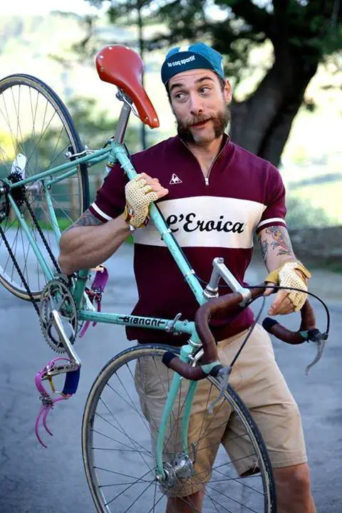 Una corsa indietro nel tempo. Così la bici diventa "Eroica"