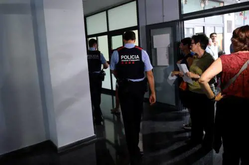 Spagna, accoltella a morte un 11enne mentre gioca a calcio: caccia all'uomo