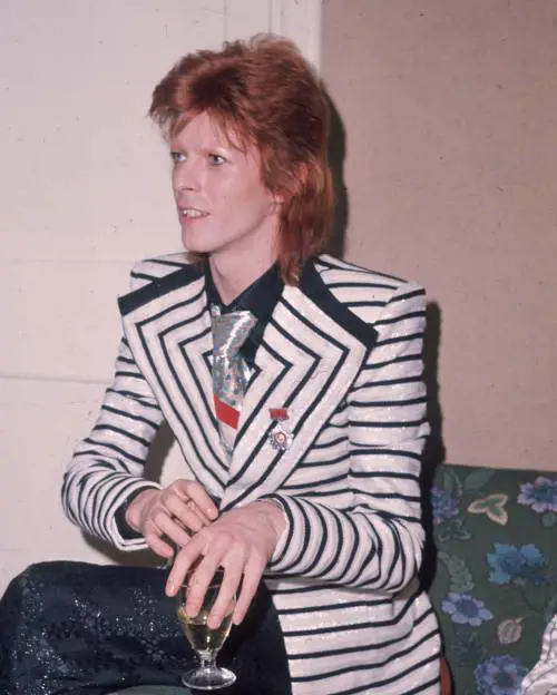 Bolan, Bowie e Cooper: così il glam rock mise i lustrini alla libertà