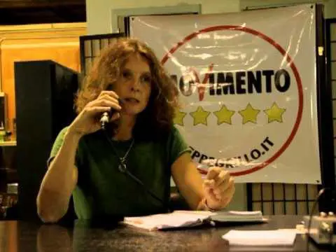 La grillina amica dei violenti con l'attico in centro a Torino