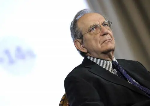 Padoan: "Candidarmi? Non posso escluderlo"