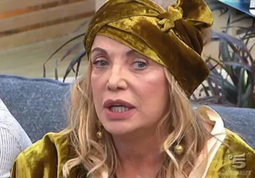 GF, Simona Izzo contro Luigi Favoloso: "Senza la Moric non sarebbe nessuno"