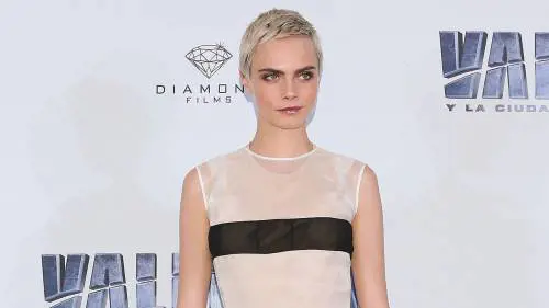 Cara Delevingne: “Ho pensato al suicidio”