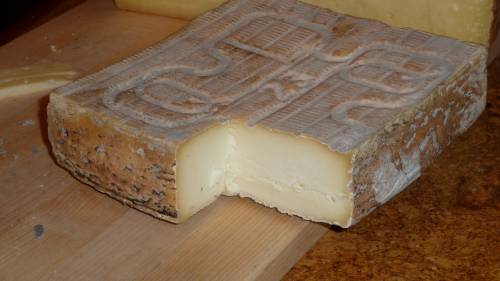 Esselunga ritira un lotto di formaggio: "Pericolo Listeria"