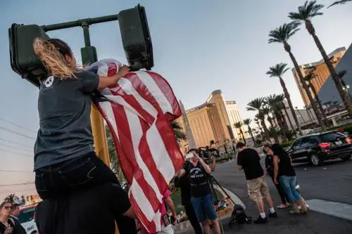 Ecco cosa ha raccontato la compagna del killer di Las Vegas