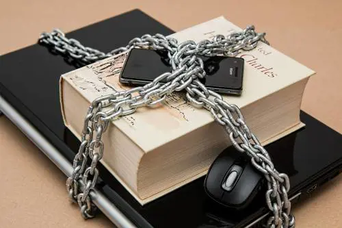 Così Gentiloni vuole imporre la censura sul web