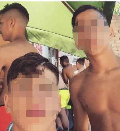 Napoli, 15enne violentata sugli scogli. Fermati tre minorenni