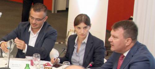 La svolta di Ana Brnabic: prima premier omosex  che stravolge la Serbia