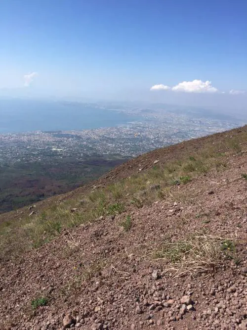 Si perde sul Vesuvio, ritrova il sentiero grazie alle sirene