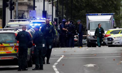 Londra, un'auto sulla folla davanti al museo di storia naturale