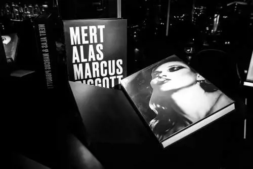 Le top immortalate: scatti celebri di Alas e Piggott