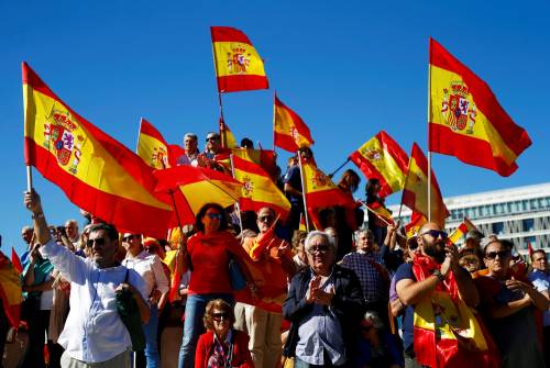 Scade l'ultimatum di Madrid: la Catalogna alla resa dei conti