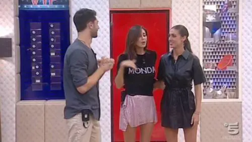 Gf Vip, Belen nella Casa: "Sono orgogliosa dei miei fratelli"