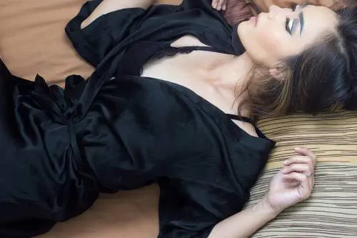 Addio pigiama, meglio dormire nudi: lo studio
