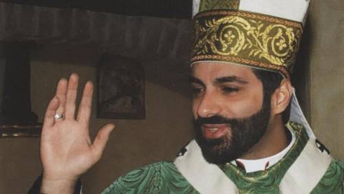 Asti, il vescovo rifiutato dal Vaticano: "I cattolici mi scomunicano"