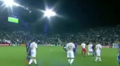 Israele-Spagna: invasione di campo col coltello