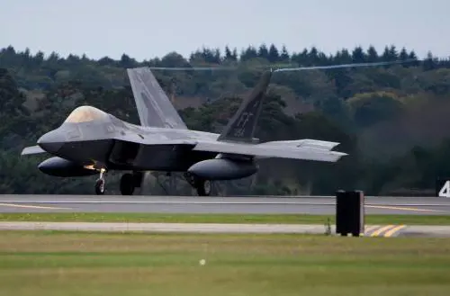 Gli F-22 Raptor tornano in Europa: possibile rotazione in Italia