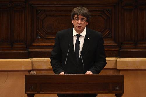 Catalogna, la mossa di Madrid: ​"Si torna alle urne a gennaio"