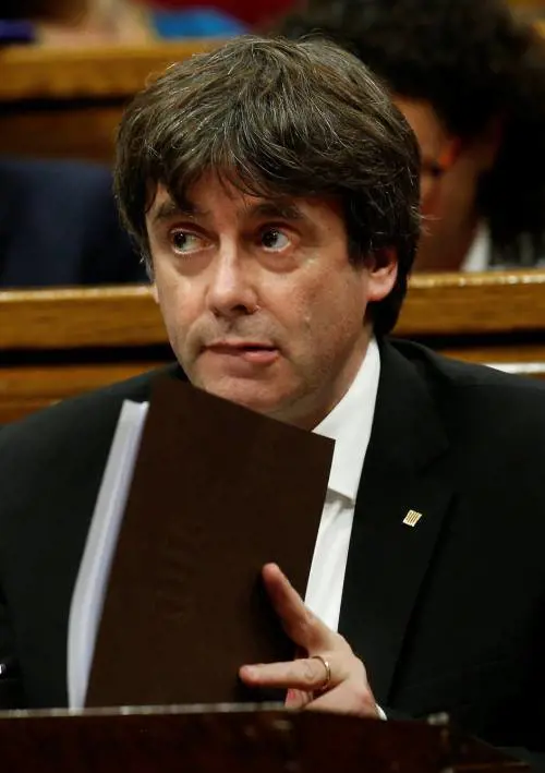Il burattino Puigdemont strumento e vittima degli ultimi marxisti Ue
